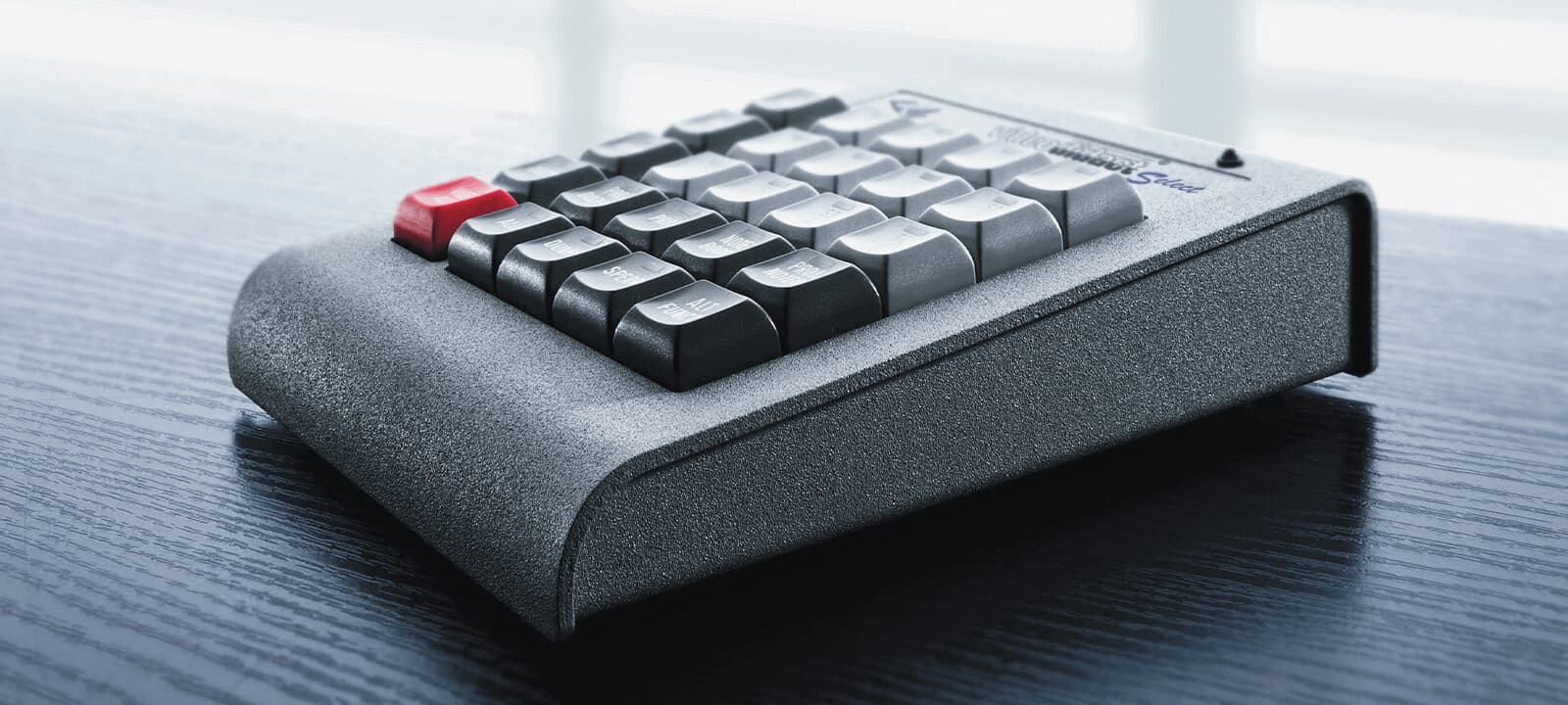 System keypad with labelled buttons for the workstations of a training room