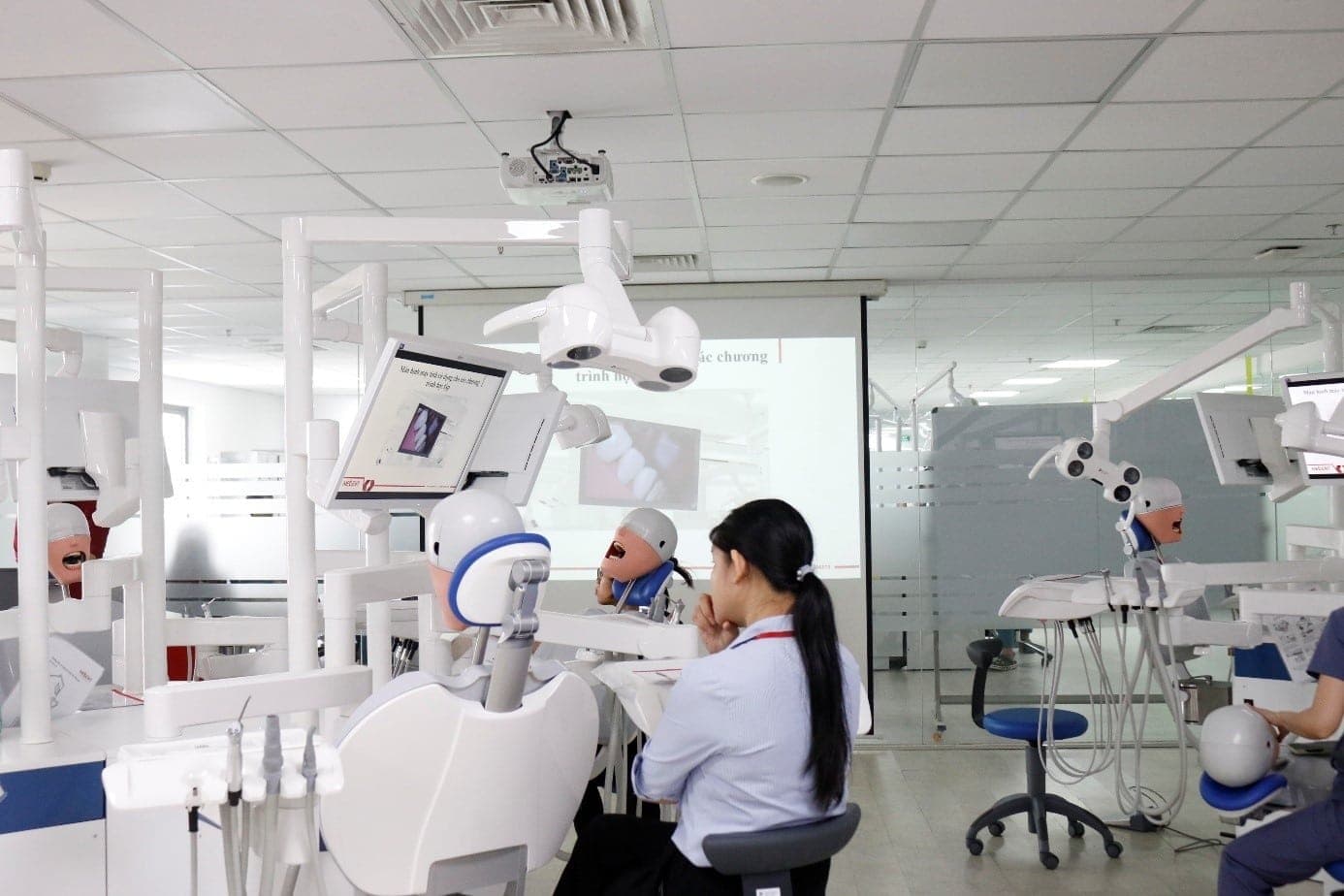 Hongbang Dental Simulation Training