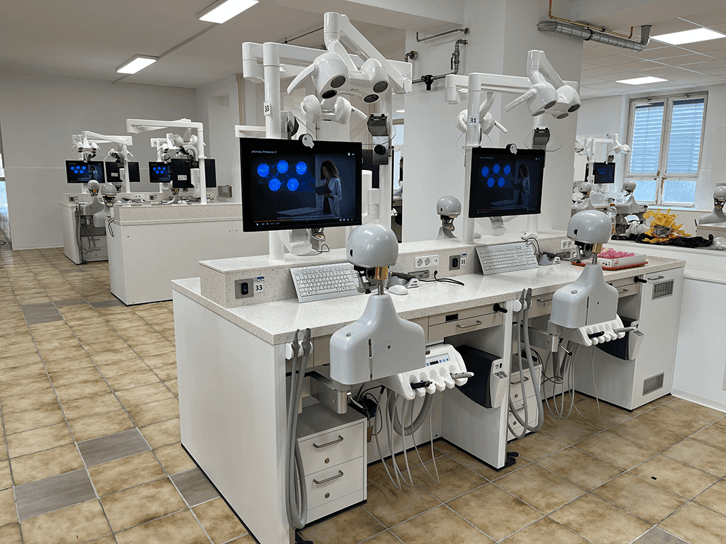 Jena University Dental Simulation Workstations